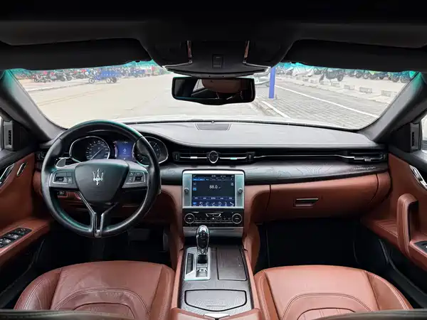 Maserati Quattroporte 2014