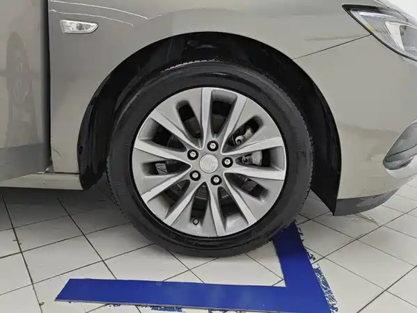 Buick GL6 2019