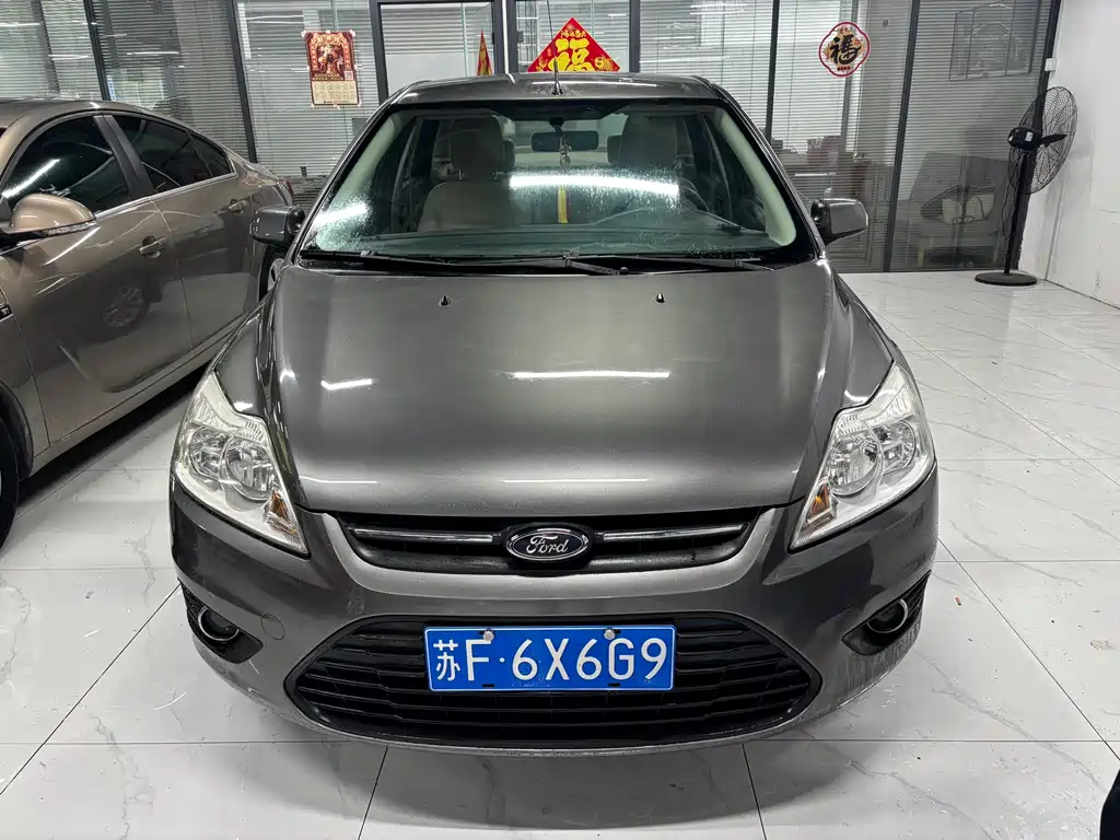 Ford Focus 2013 — фото 10