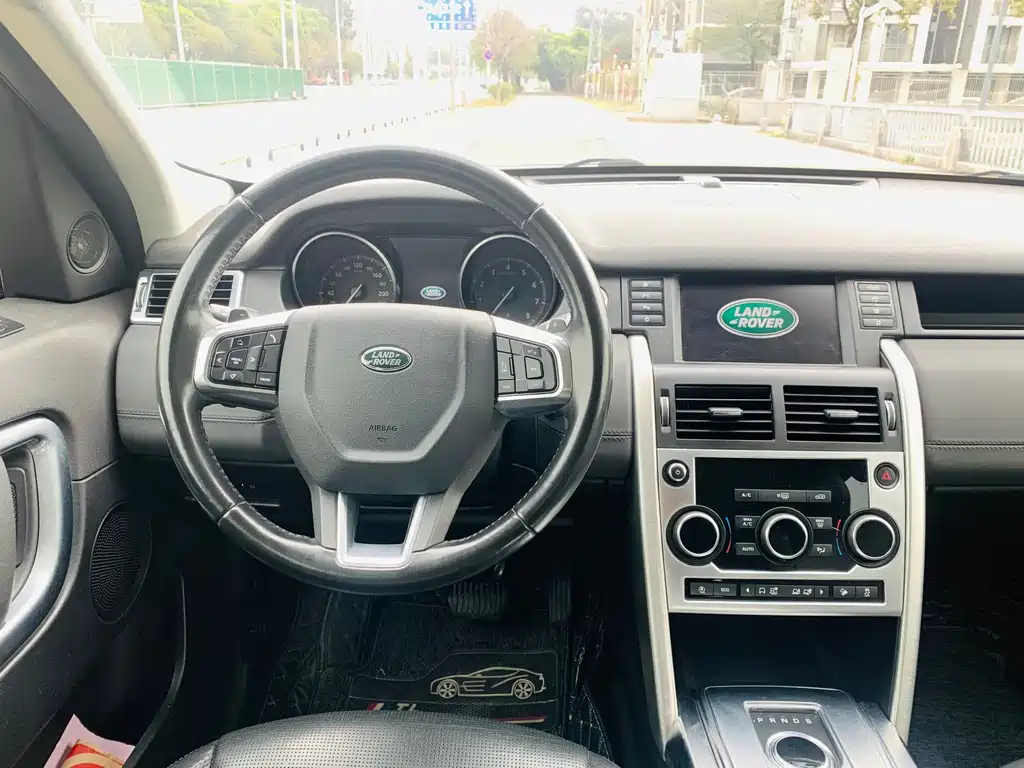 Land Rover Discovery Sport 2017 — фото 13