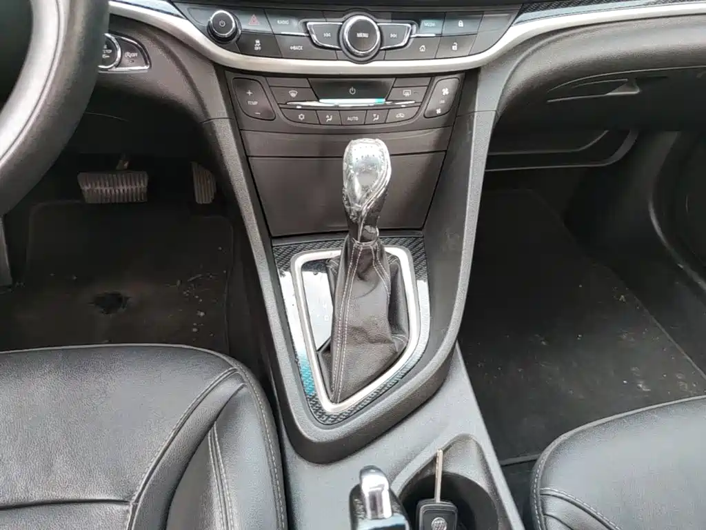 Buick Excelle GT 2017 — фото 14
