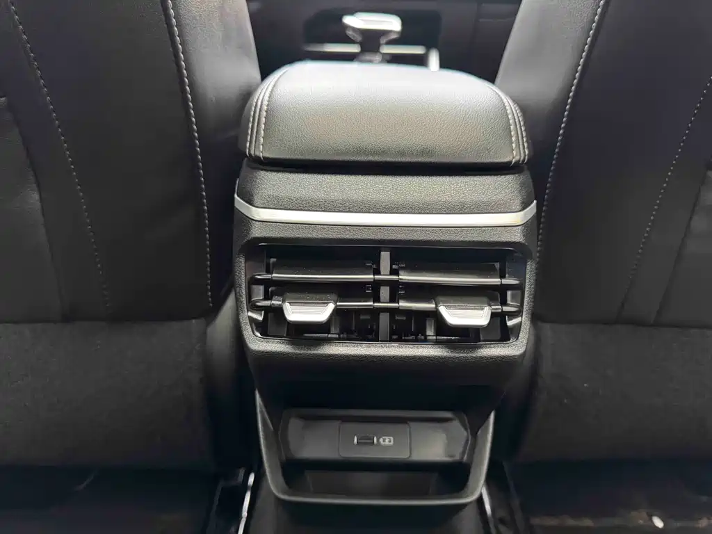 Geely Emgrand 2022 — фото 15