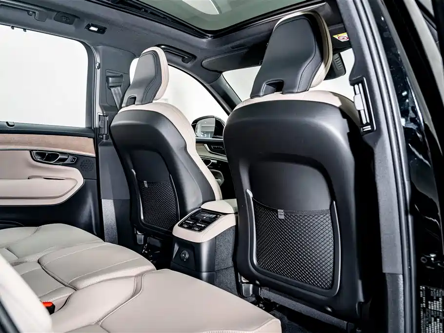 Volvo XC90 Plug-In Hybrid 2026 — фото 22