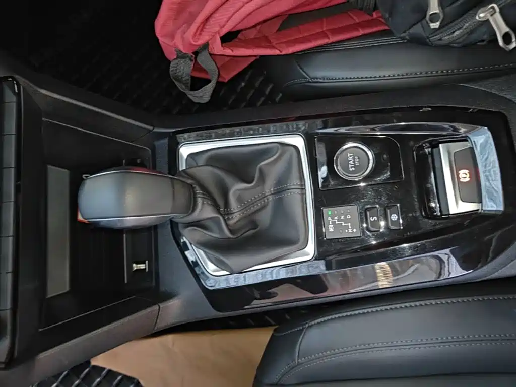 Peugeot 408 2023 — фото 14