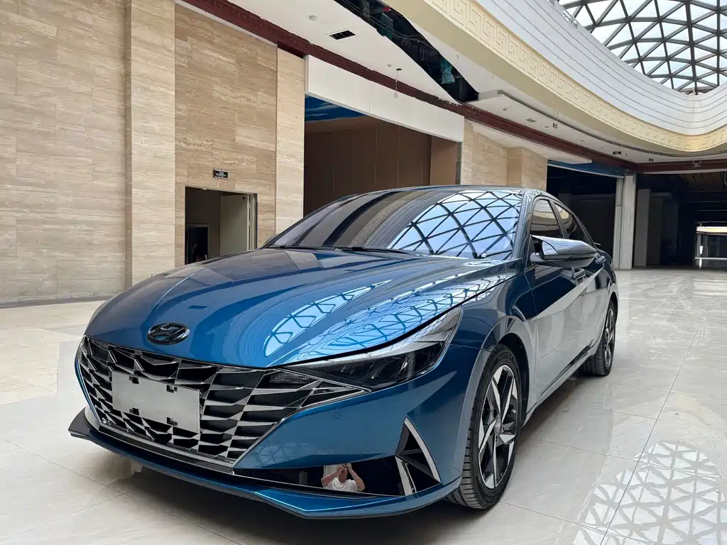Hyundai Elantra 2022