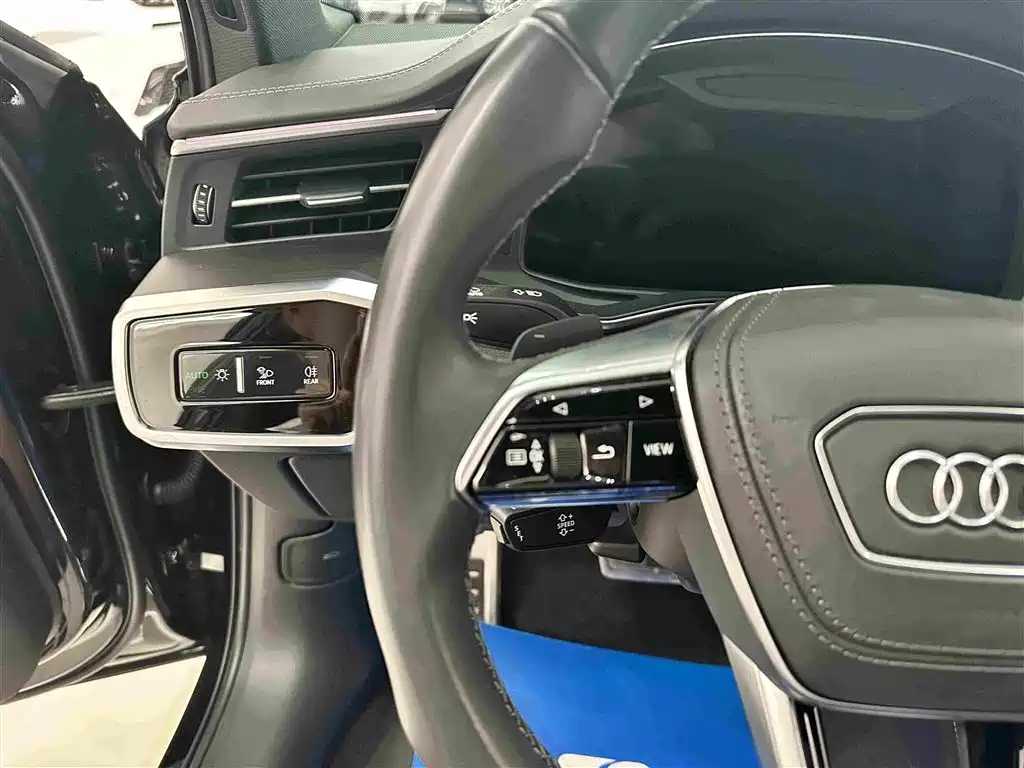 Audi A6L 2025 — фото 10