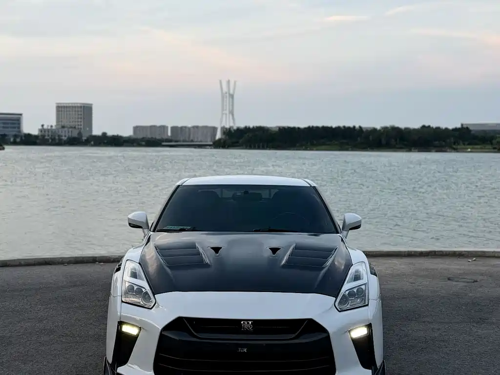 Nissan GT-R 2013
