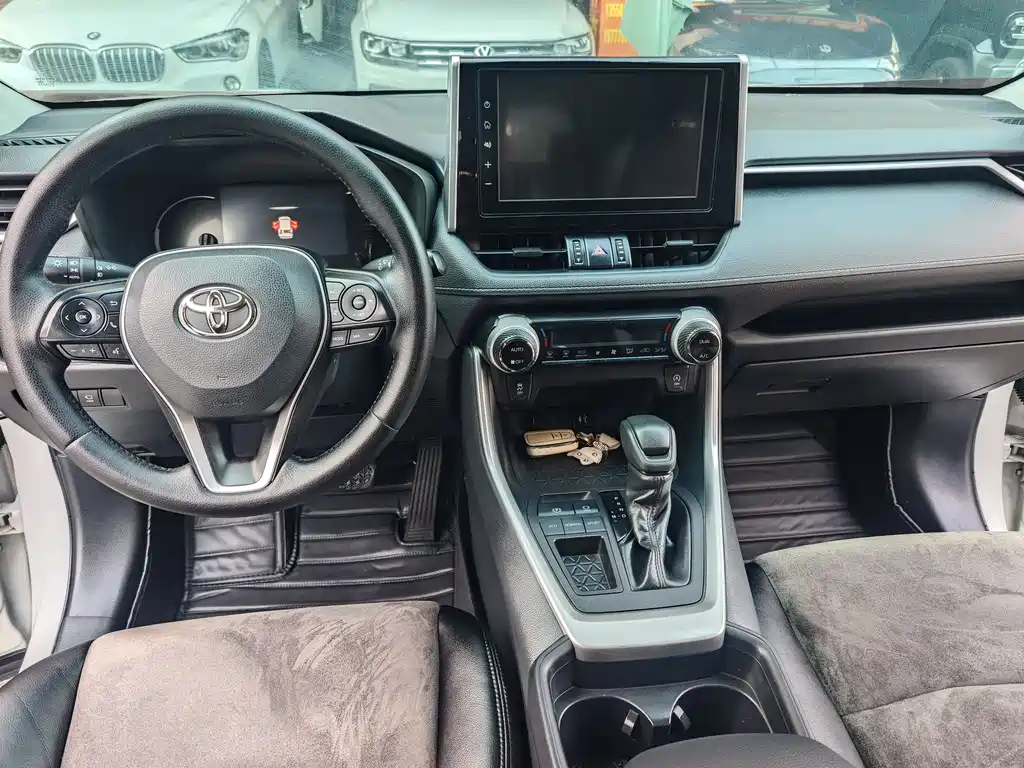 Toyota RAV4 2020 — фото 13