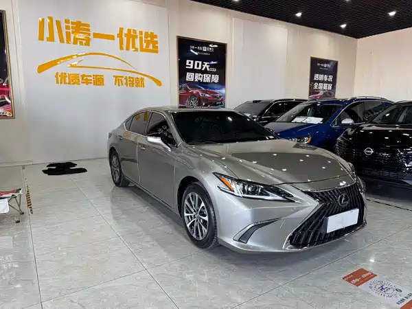 Lexus ES 2023