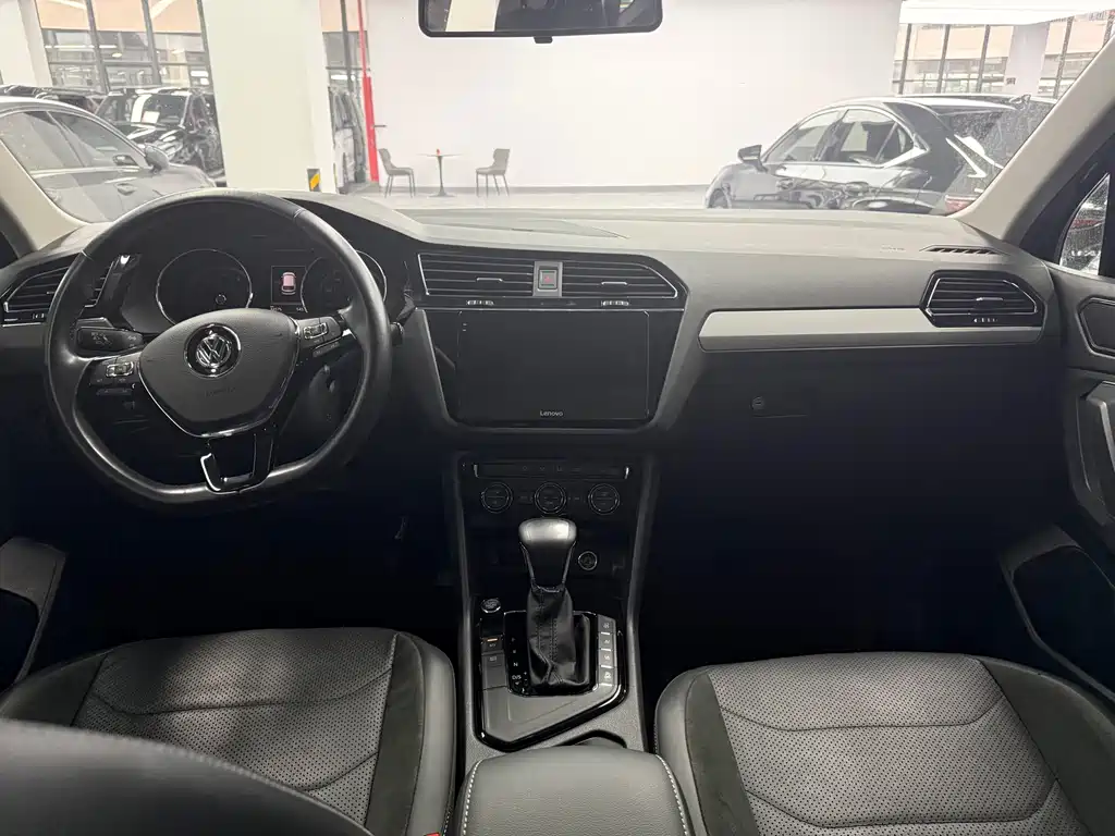 Volkswagen Tiguan L 2020 — фото 12