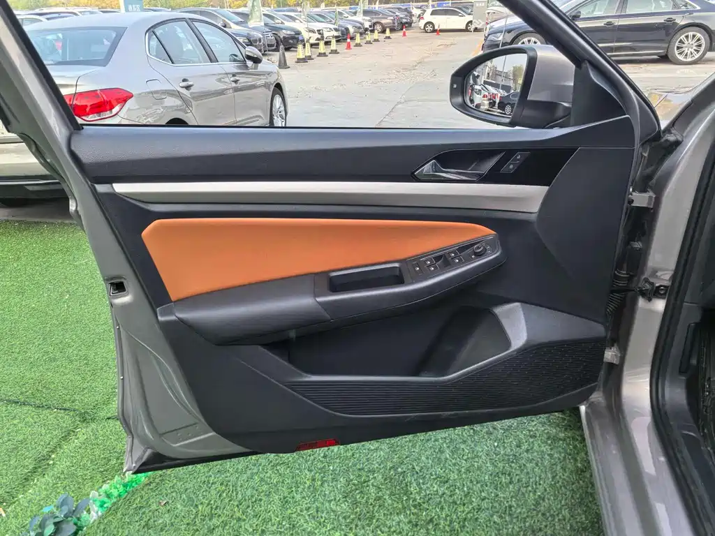 Volkswagen Bora 2023