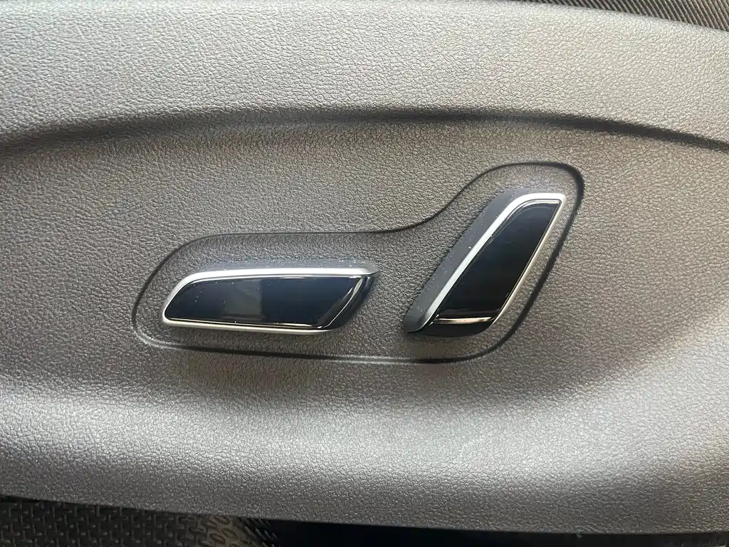 BYD L DM-i 2025 — фото 19
