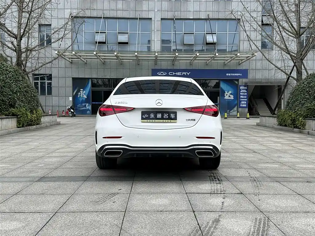 Mercedes-Benz C-Class 2025 — фото 11