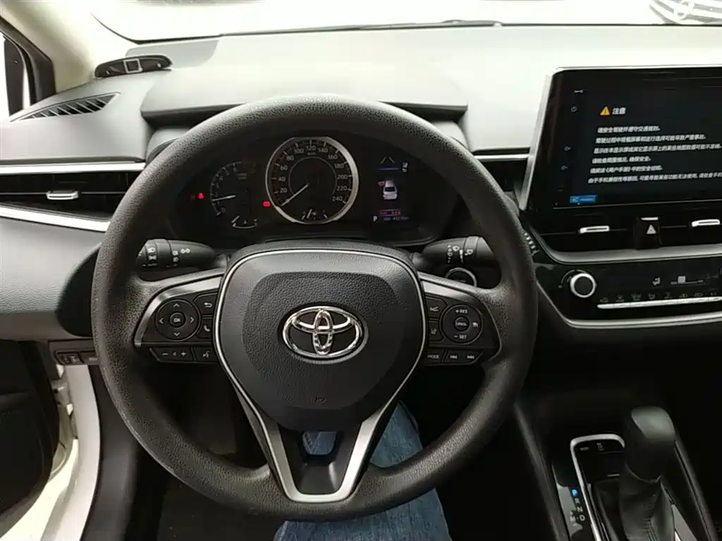 Toyota Corolla 2022 — фото 11