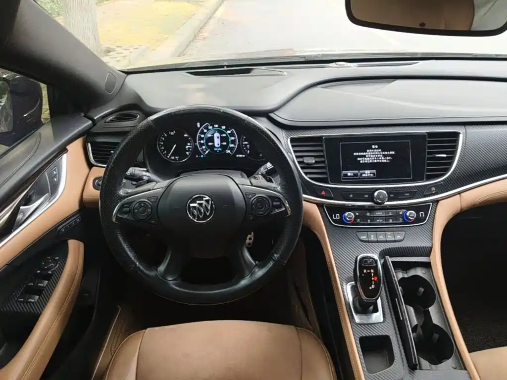 Buick LaCrosse 2017 — фото 11