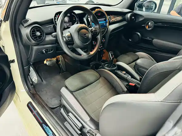 MINI MINI 2021