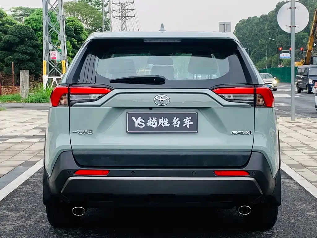 Toyota RAV4 2021 — фото 15