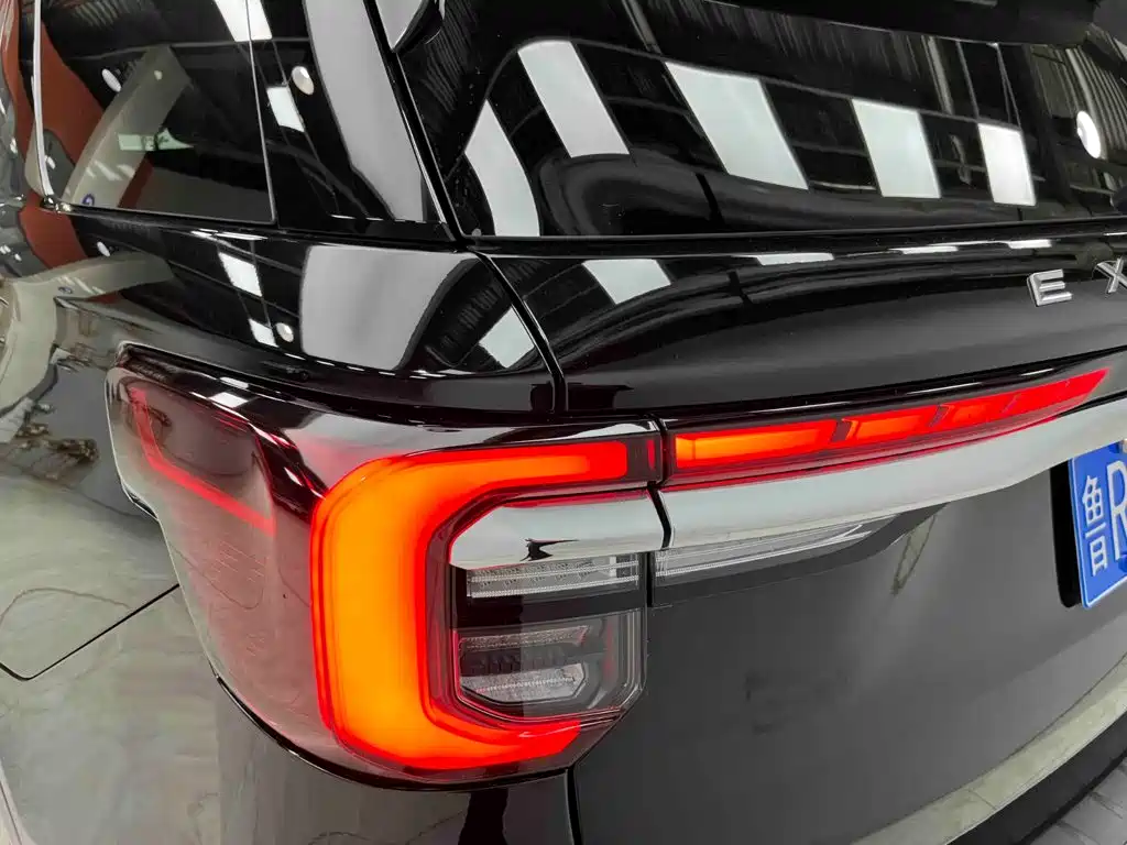Ford Explorer 2023 — фото 19