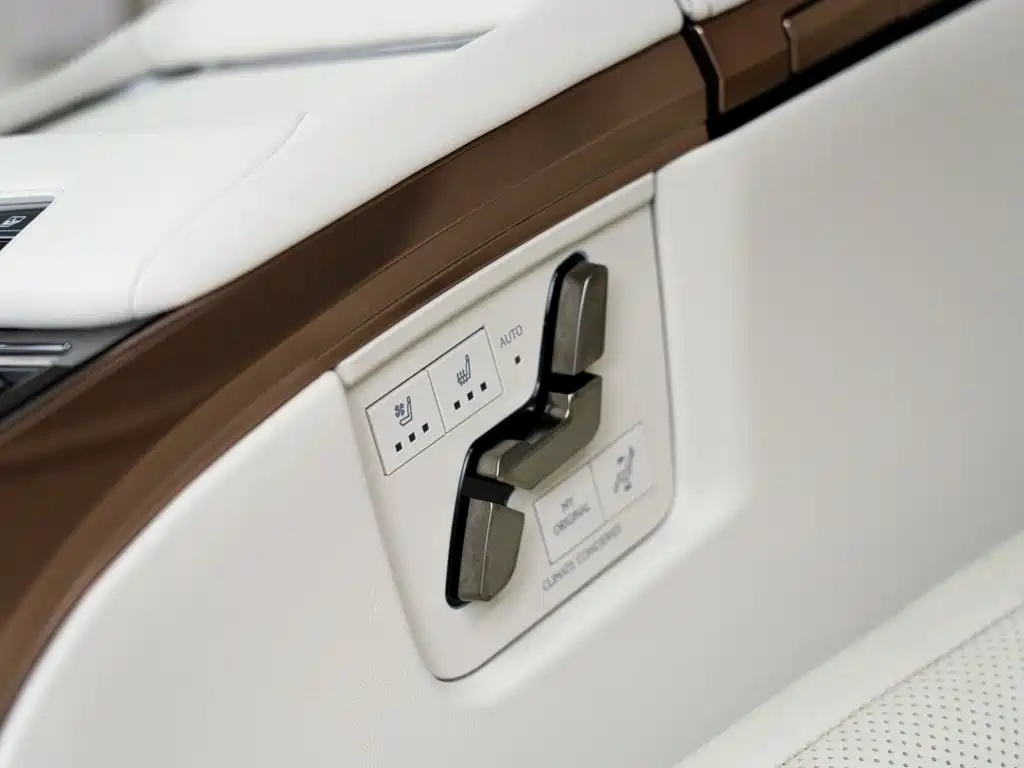 Lexus LM 2026 — фото 15
