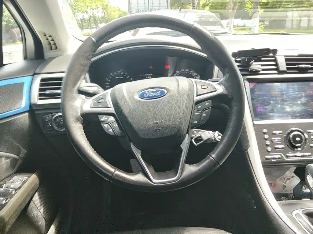 Ford Mondeo 2015 — фото 3