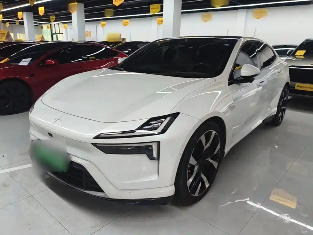Polestar 4 2025