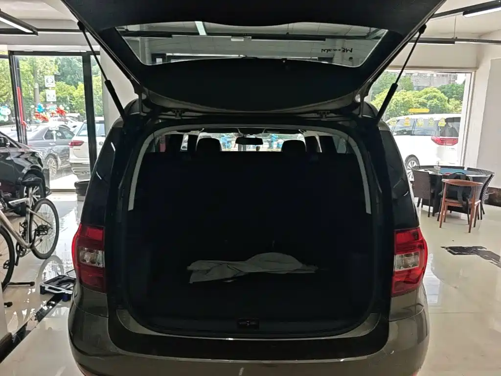 Skoda Yeti 2018 — фото 19