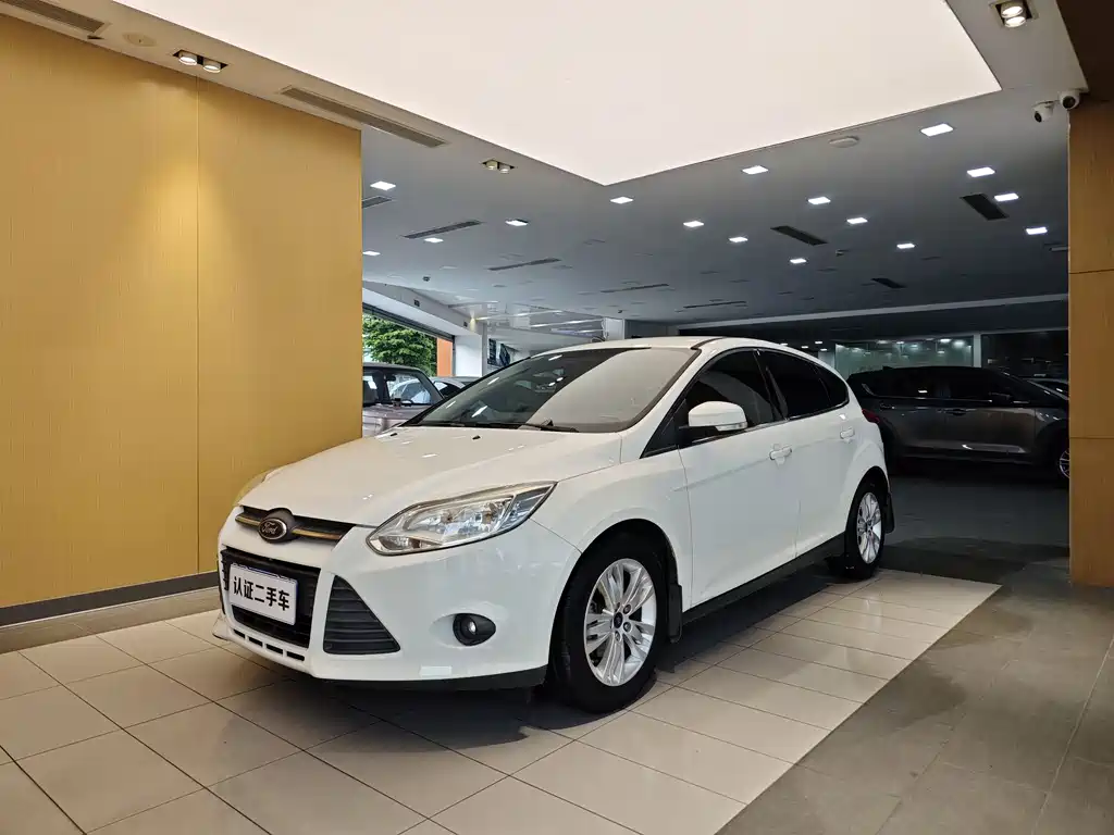 Ford Focus 2015 — фото 1