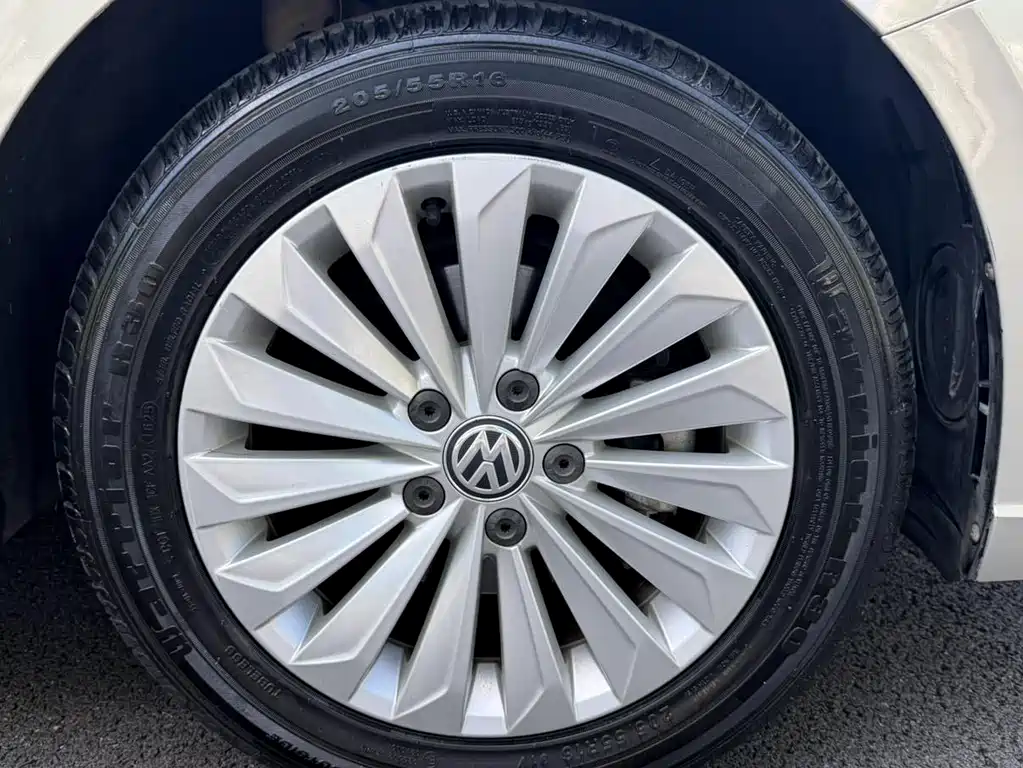 Volkswagen Lavida 2018 — фото 20