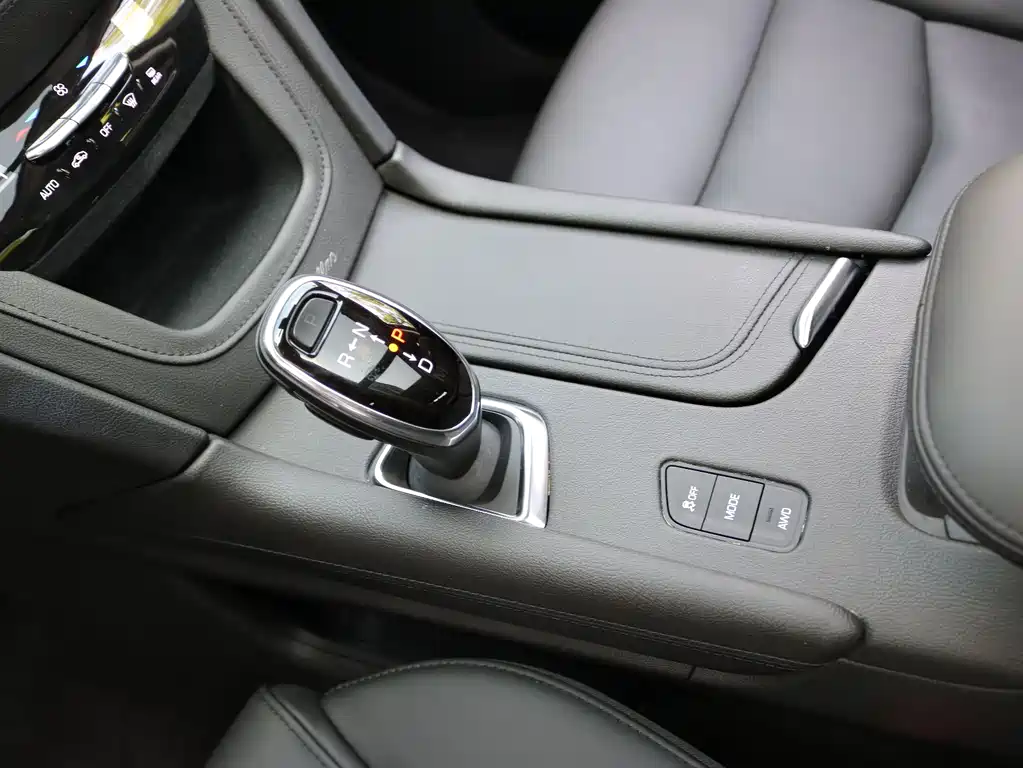 Cadillac XT5 2018 — фото 12