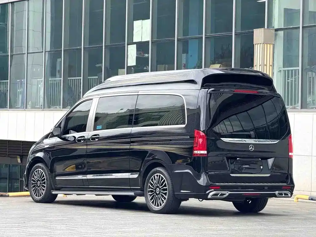Mercedes-Benz V-Class 2022 — фото 16