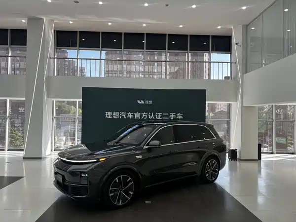 Li Auto L8 2025