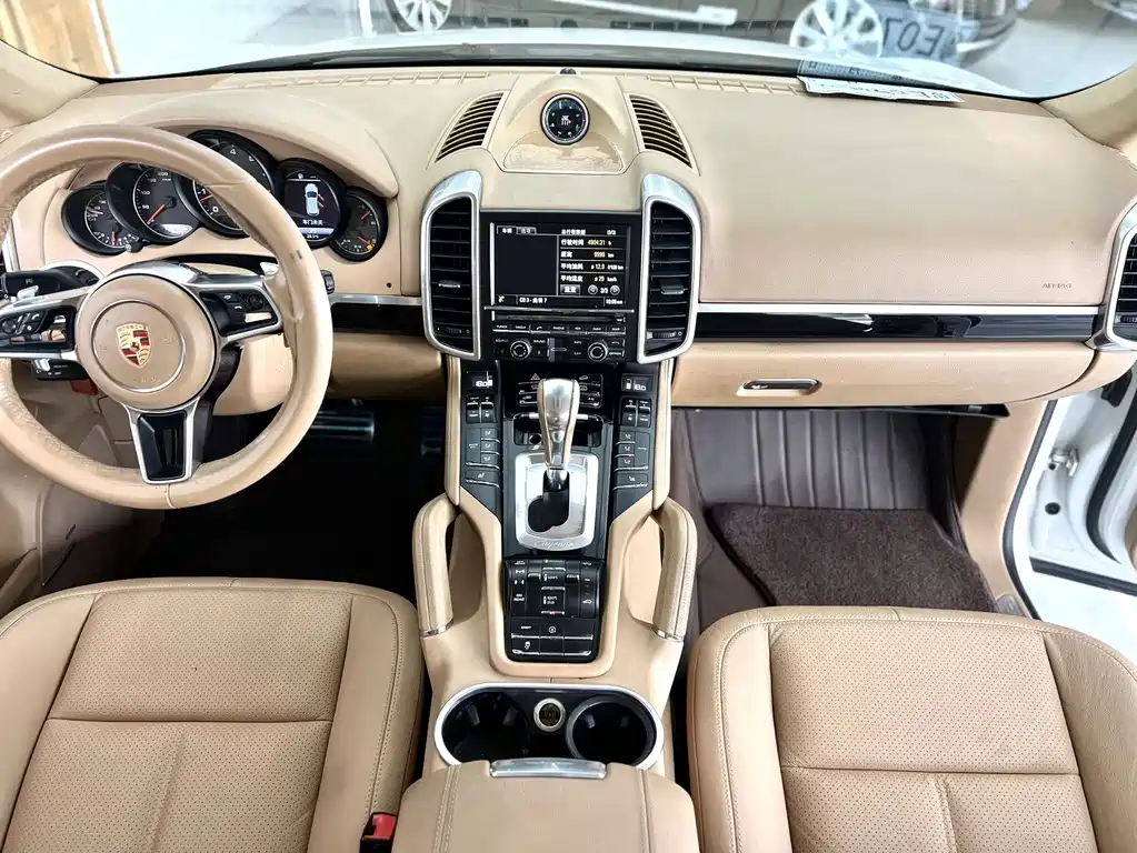 Porsche Cayenne 2015 — фото 12