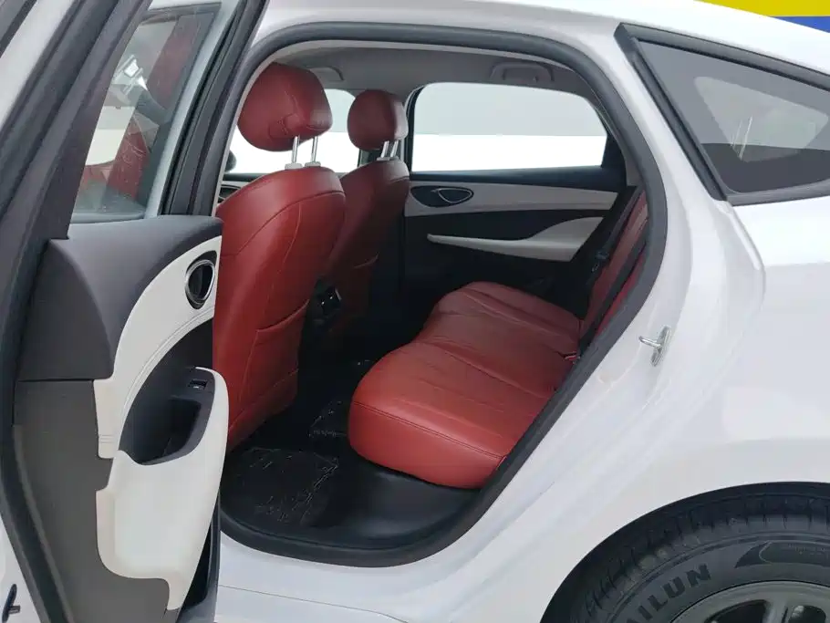 BYD Seal 05 DM-i 2025 — фото 11