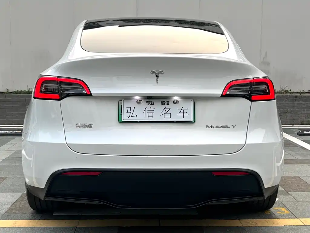 Tesla Model Y 2024 — фото 15
