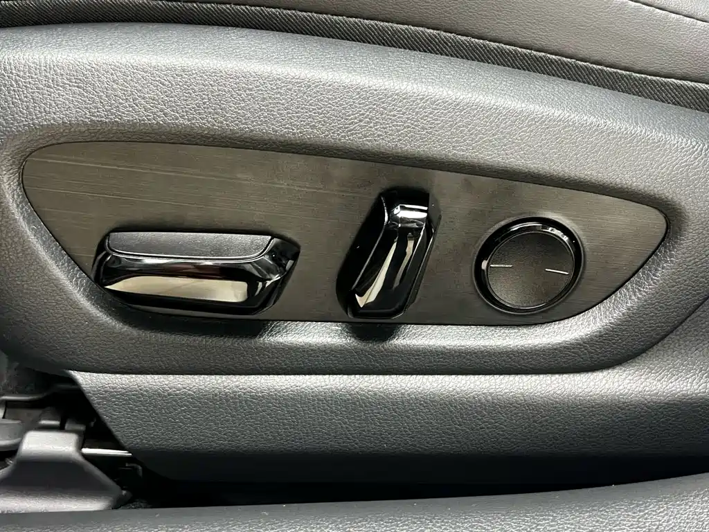 Lexus ES 2025 — фото 19