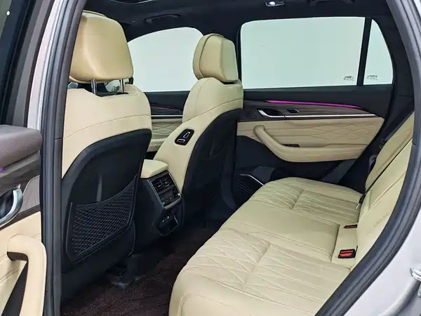 Geely Xingyue L 2025