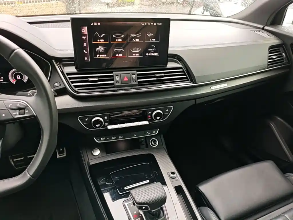 Audi Q5L 2025 — фото 13