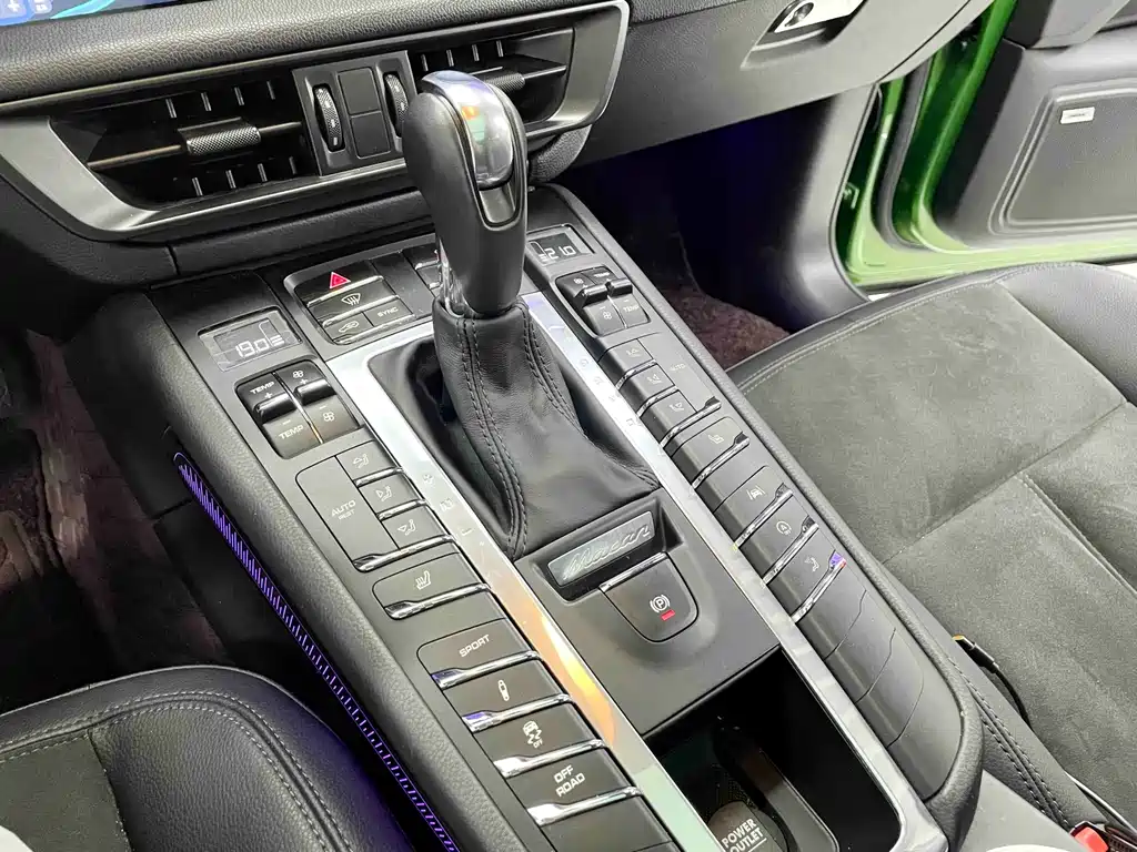 Porsche Macan 2020 — фото 8