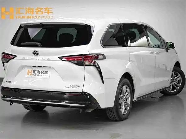 Toyota Sienna 2025
