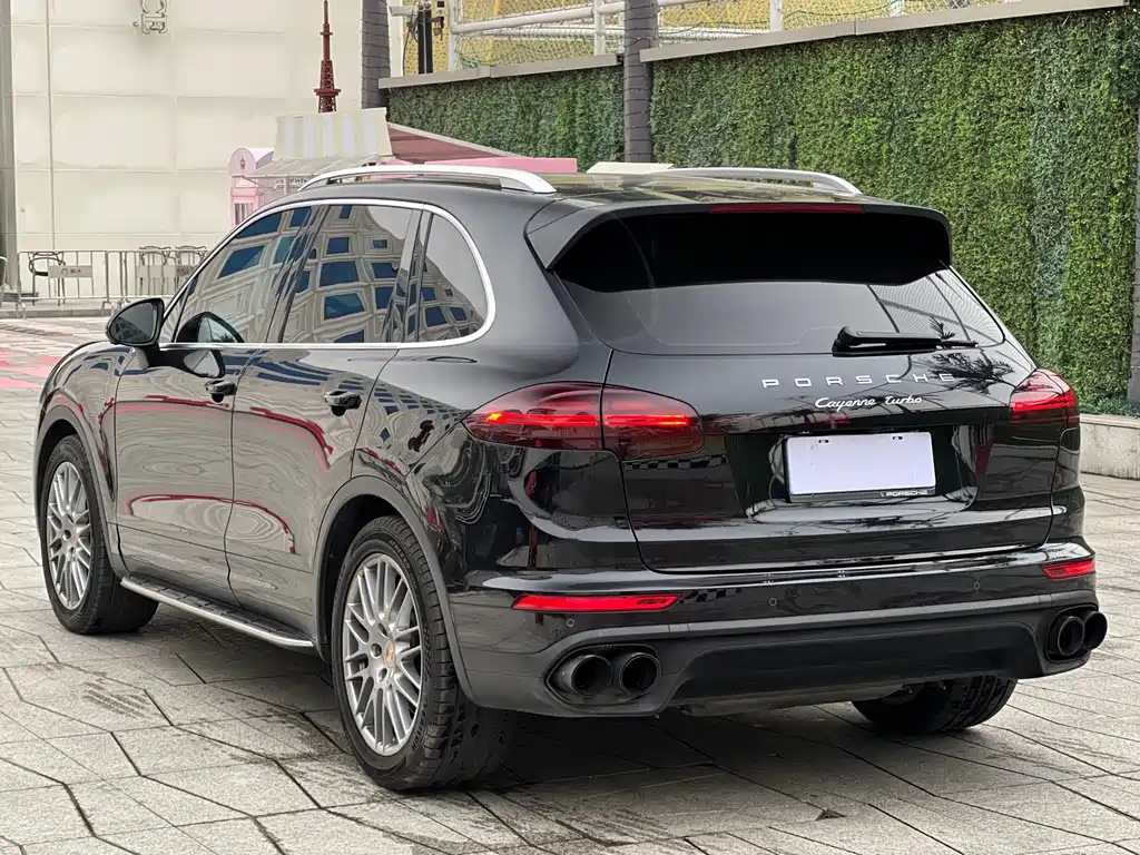 Porsche Cayenne 2017 — фото 4