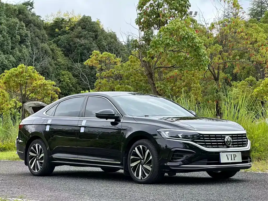 Volkswagen Passat 2023