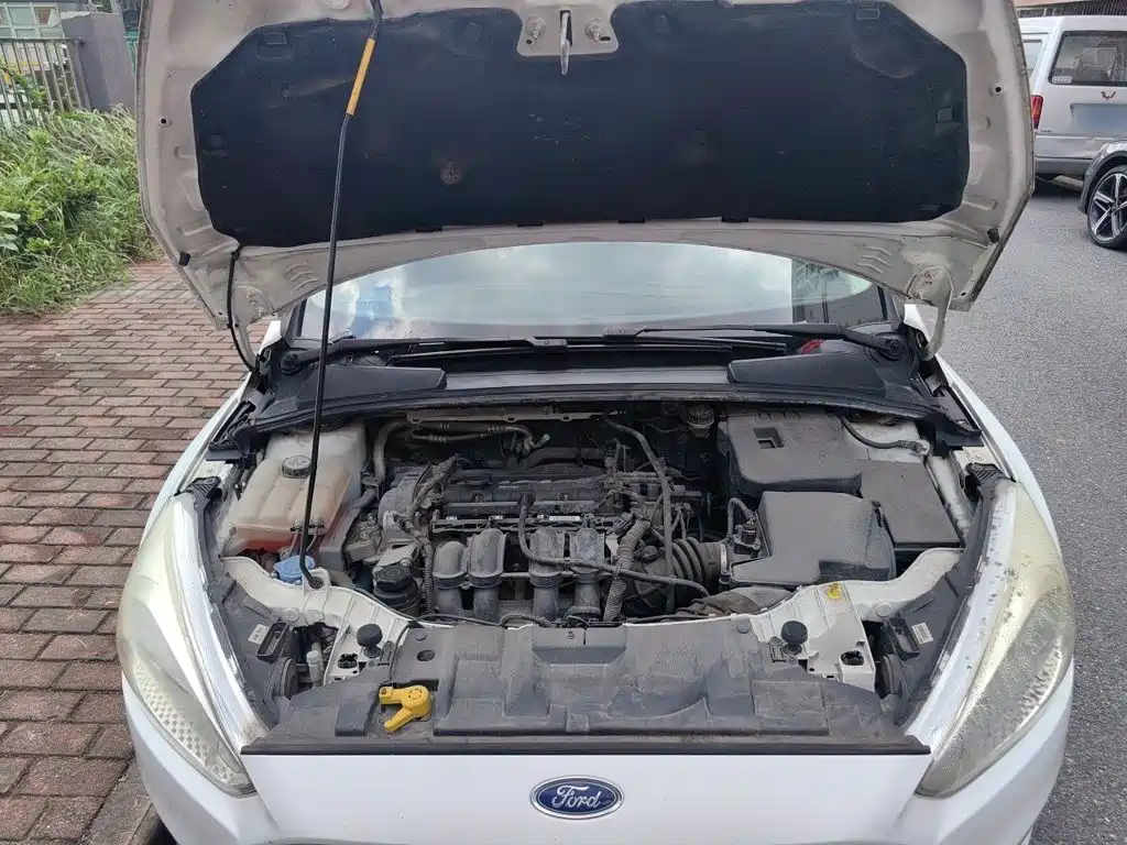 Ford Focus 2016 — фото 17