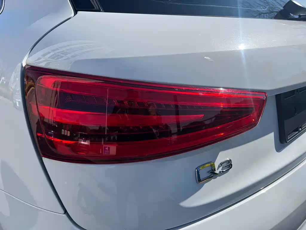 Audi Q3 2016 — фото 12