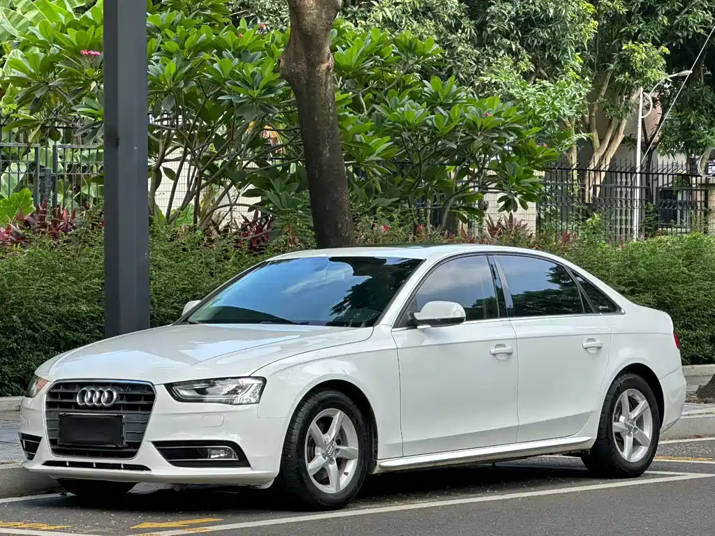 Audi A4L 2015