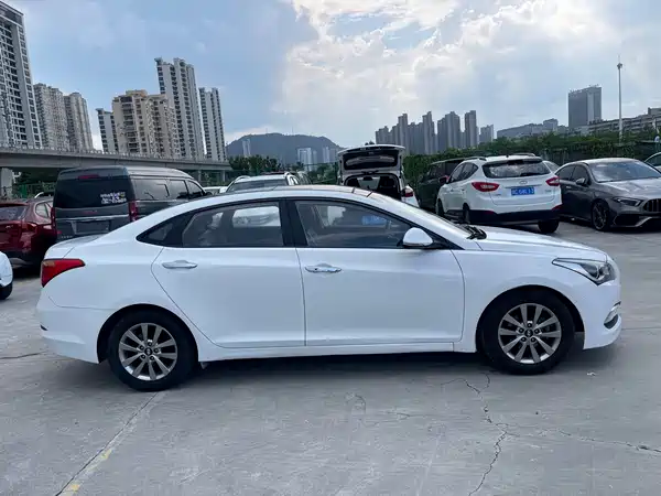 Hyundai Mistra 2015