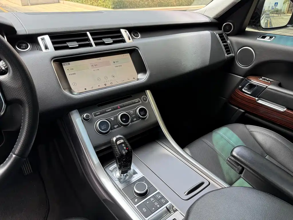 Land Rover Sport 2018 — фото 35