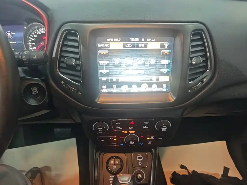 Jeep Compass 2017 — фото 13