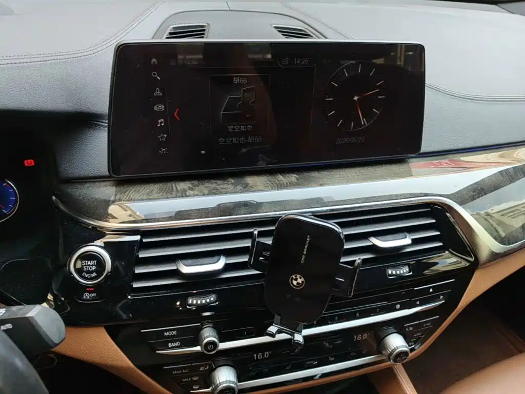 BMW 6 Series GT 2018 — фото 13
