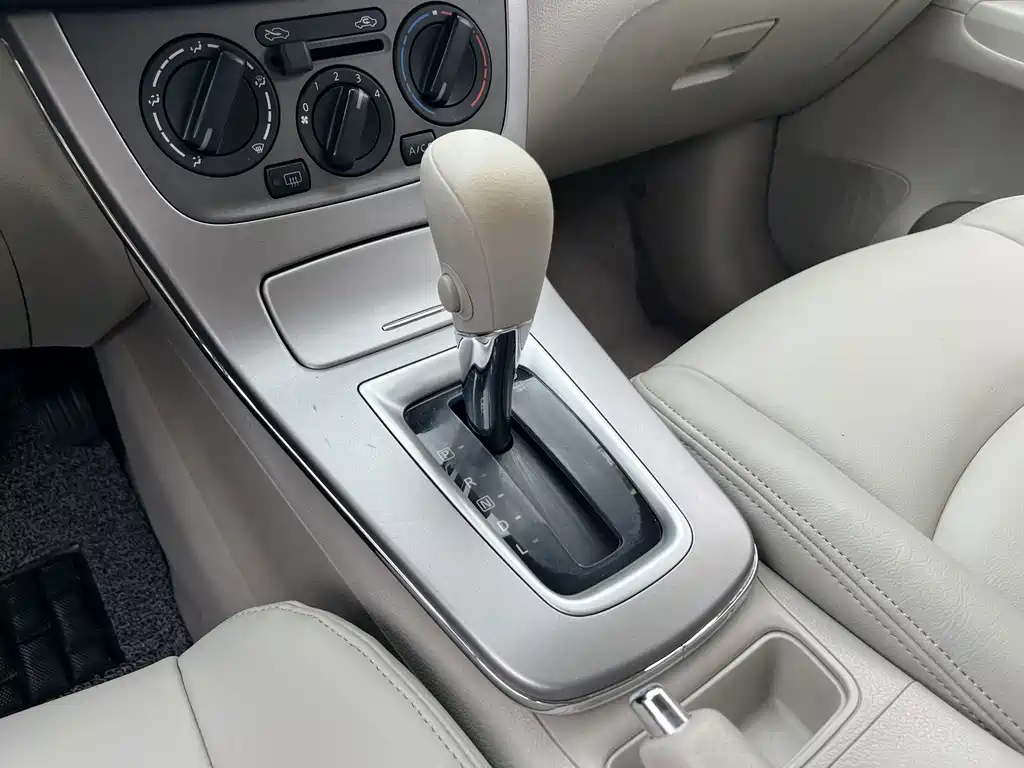 Nissan Sylphy 2012 — фото 16
