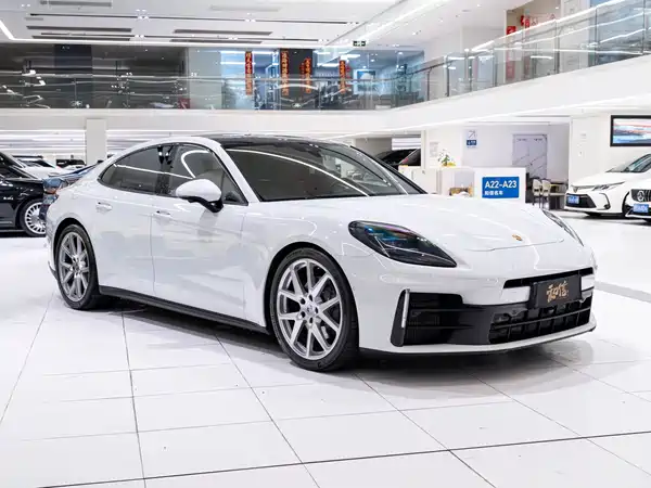 Porsche Panamera 2025
